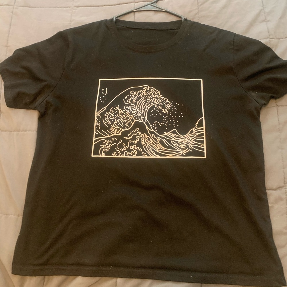 Black graphic wave shirt